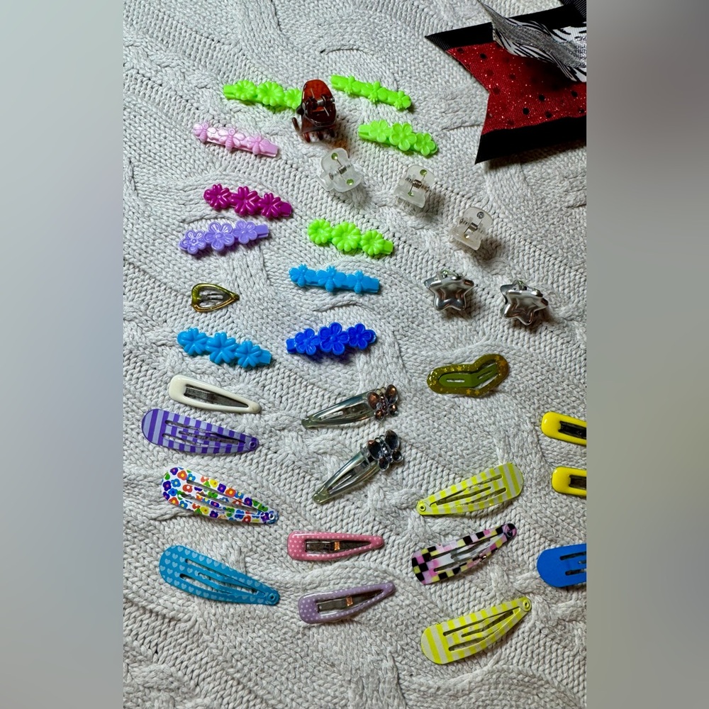 Lot of Kid’s Hair Accessories #1085 - Picture 2 of 10